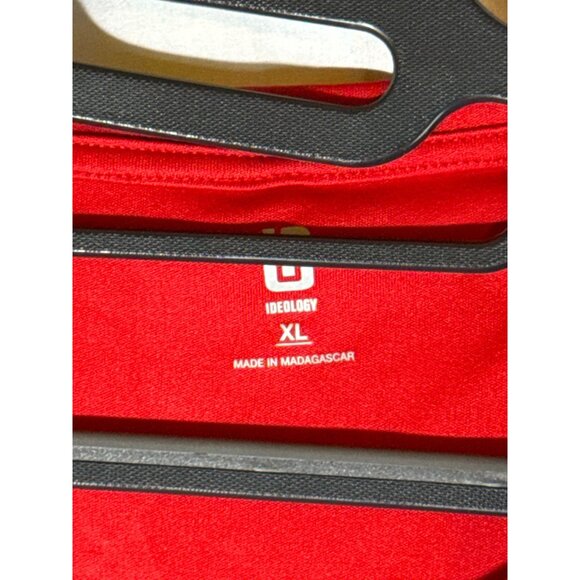 ID Ideology Men's Embossed Star Graphic T-Shirt, Licorice Red, Size XL, NWT - Picture 3 of 5